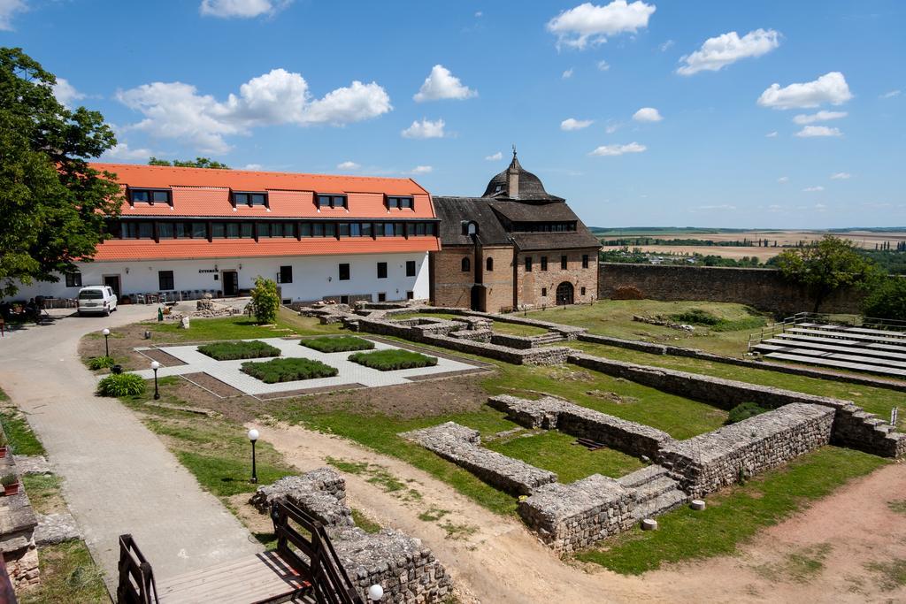 István Király Szálló Pécsvárad Kültér fotó